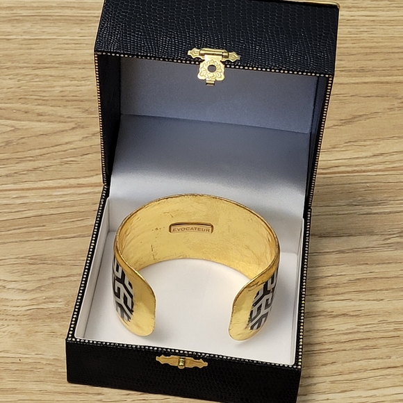 Evocateur Hera Cuff - Picture 5 of 12